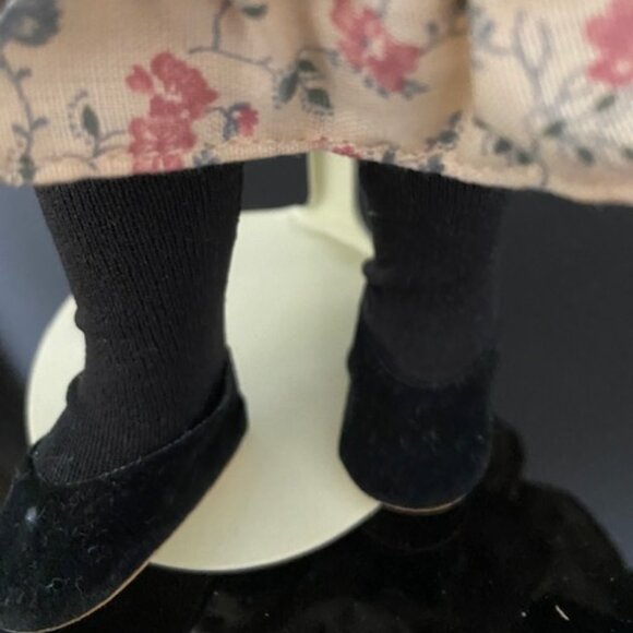 1983 Shirley Temple Suzannah of the Mounties Doll -  Vinyl 12" with Stand - Picture 6 of 6